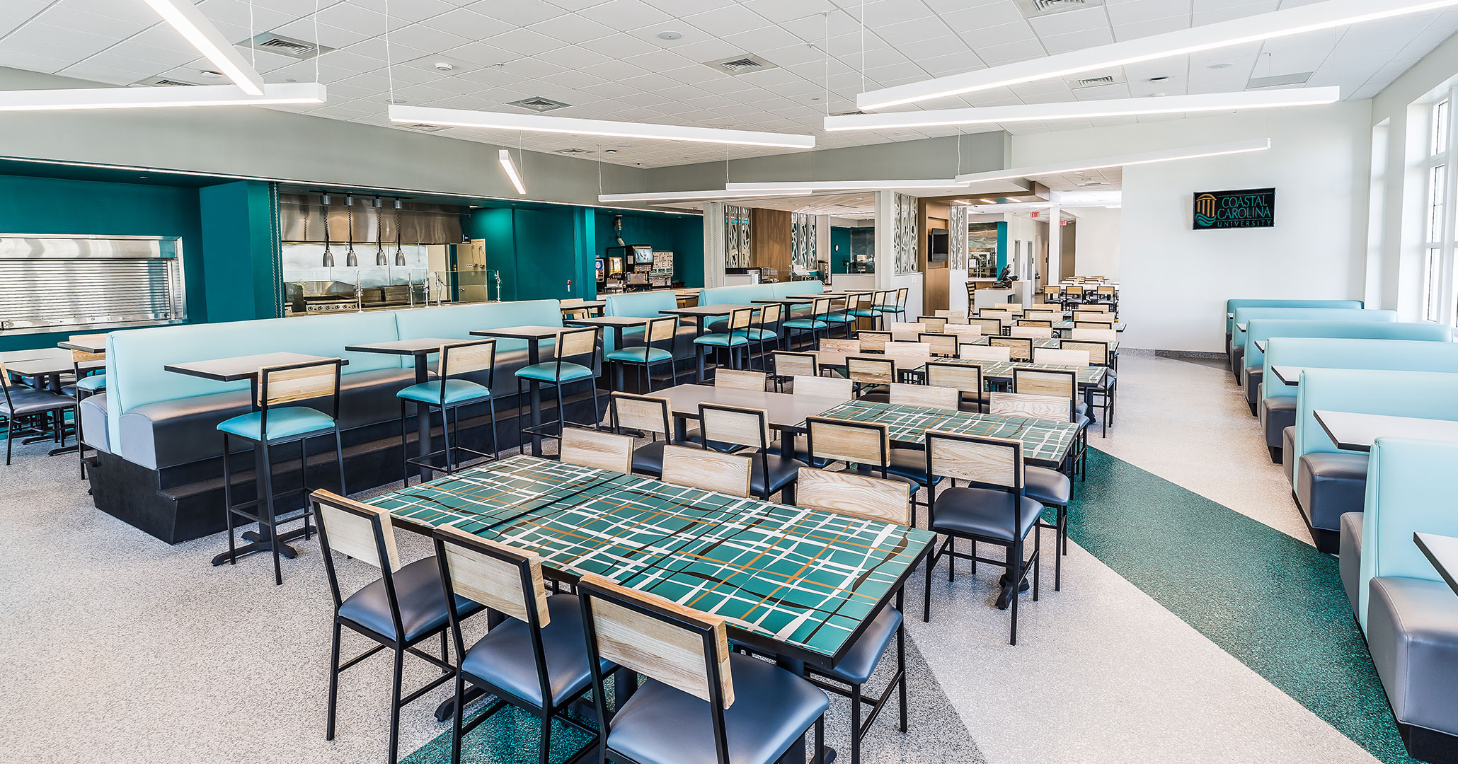 Boudreaux architects designed the student cafeteria’s interiors for Coastal Carolina’s new Dining Hall.